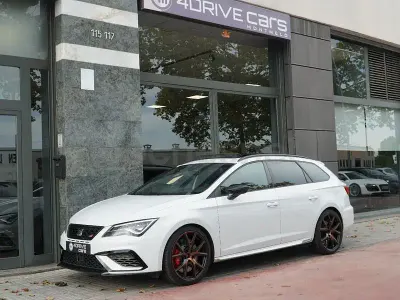 Usado Seat Leon 4Drive 300 CV (220 kW) 2019 Blanco Familiar