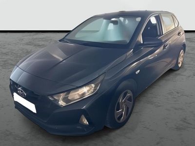 Usado Hyundai i20 84 CV (61 kW) 2022 Gris brass Utilitario