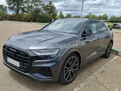 Usado Audi Q8 S-line plus 286 CV (210 kW) 2023 Gris / plata SUV