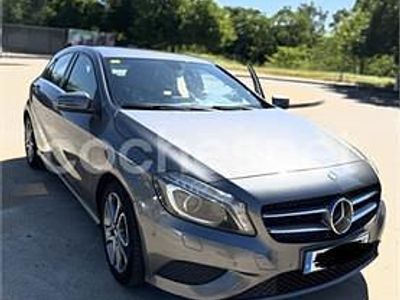 Begagnad Mercedes B180 109 HK (80 kW) 2015 Grå Minibuss
