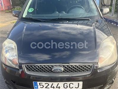 Negro Usado 2008 Ford Fiesta Ambiente Berlina | 2500 € (Buen precio)