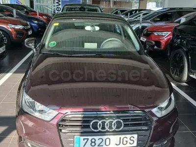 Usado Audi A1 Sportback 95 CV (69 kW) 2015 Granate Utilitario