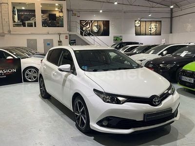 Toyota Auris Hybrid