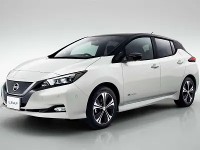 Usado Nissan Leaf N-Connecta 110 kW (150 CV) 2024 Gris Utilitario