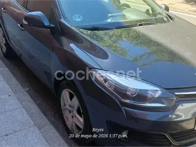 Usado Renault Mégane LIMITED 110 CV (80 kW) 2014 Azul Berlina