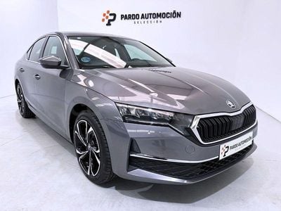 Usado Skoda Octavia Selection 150 CV (110 kW) 2025 Gris / plata Berlina