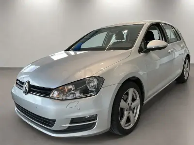 Usado VW Golf VII Edition 105 CV (77 kW) 2013 Gris / plata Berlina