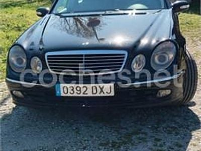 Usado Mercedes E280 Avantgarde 190 CV (139 kW) 2006 Negro Berlina