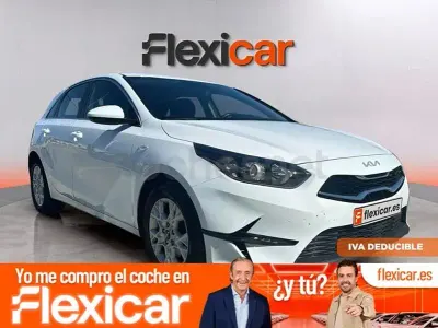 Usado Kia Ceed 136 CV (100 kW) 2023 Blanco Utilitario