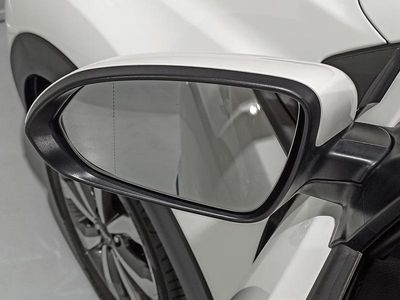 Usado Kia Stonic 100 CV (73 kW) 2025 Clear white (ud) SUV