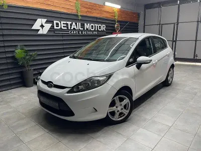 Usado Ford Fiesta Trend 70 CV (51 kW) 2012 Blanco Berlina