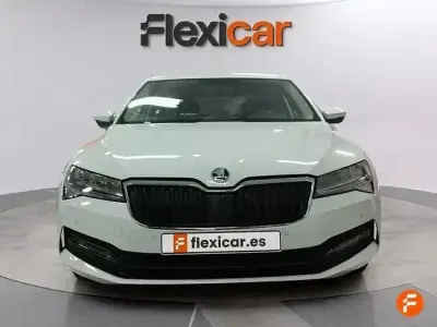 Begagnad Skoda Superb Style 150 HK (110 kW) 2022 Vit Kombi