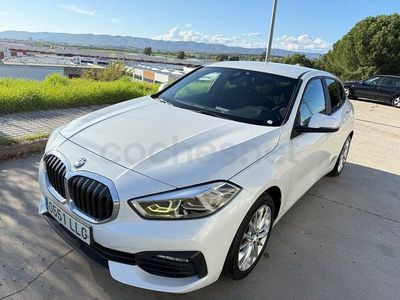Usado BMW 118 Comfort Edition 150 CV (110 kW) 2020 Blanco Utilitario