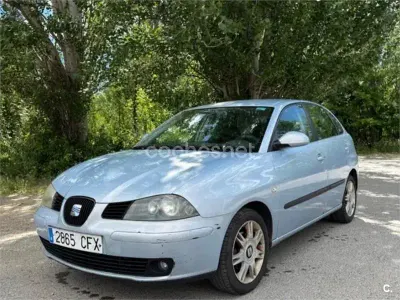 Usado Seat Ibiza Sport 100 CV (73 kW) 2003 Gris / plata Utilitario