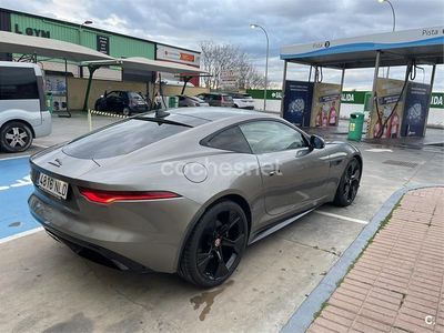 Usado Jaguar F-Type R-Dynamic 300 CV (220 kW) 2021 Gris / plata Coupe