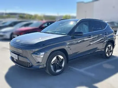Usado Hyundai Kona Blackline 150 kW (204 CV) 2025 Gris SUV