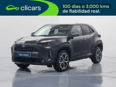 Usado Toyota Yaris Cross Style 91 CV (66 kW) 2022 Gris SUV