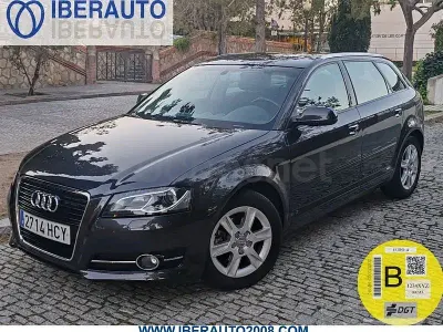 Usado Audi A3 Attraction 105 CV (77 kW) 2011 Gris / plata Utilitario