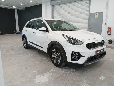 Usado Kia Niro 141 CV (103 kW) 2022 Blanco SUV