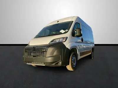 Usado Peugeot Boxer S 140 CV (102 kW) 2024 Blanco Van