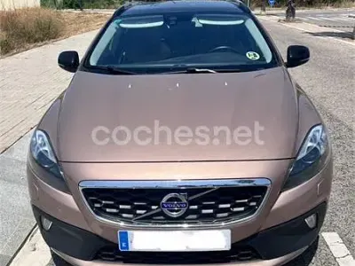 Begagnad Volvo V40 CC Momentum 150 HK (110 kW) 2015 Beige Kombi