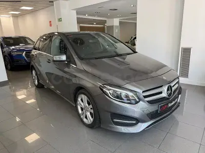 Usado Mercedes B220 177 CV (130 kW) 2016 Gris / plata Utilitario