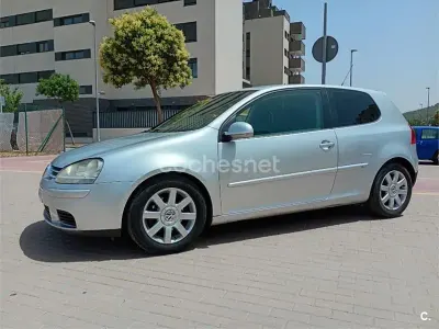 Usado VW Golf IV Sportline 105 CV (77 kW) 2006 Gris / plata Berlina