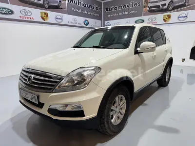 Usado SsangYong Rexton Limited 178 CV (130 kW) 2016 Blanco SUV