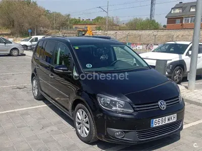 Usado VW Touran Advance 105 CV (77 kW) 2015 Negro Monovolumen