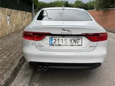 Usado Jaguar XF R-Sport 180 CV (132 kW) 2018 Blanco Berlina