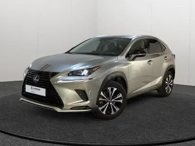 Usado Lexus NX300h 197 CV (144 kW) 2021 Gris / plata SUV