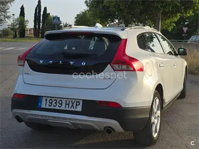 Usado Volvo V40 CC Summum 190 CV (139 kW) 2014 Blanco Familiar