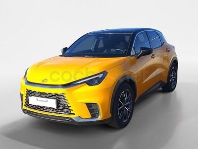 Usado Lexus LBX 136 CV (100 kW) 2024 Amarillo SUV