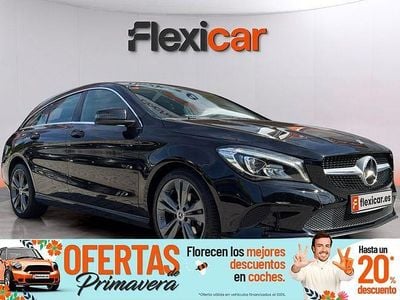 Usado Mercedes CLA180 Shooting Brake 122 CV (89 kW) 2018 Negro Familiar