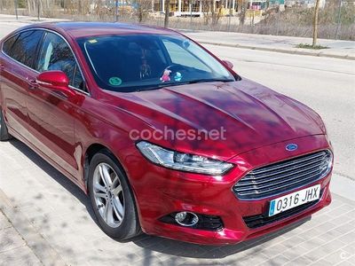 Usado Ford Mondeo Titanium 160 CV (117 kW) 2015 Rojo Berlina
