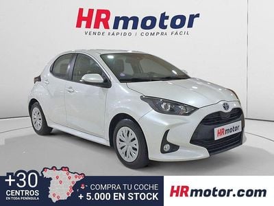 Blanco Usado 2022 Toyota Yaris Hybrid Business Edition Berlina | 19.840 € (Un poco caro)