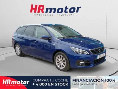 Używany Peugeot 308 SW Style 110 KM (80 kW) 2020 Niebieski Kombi