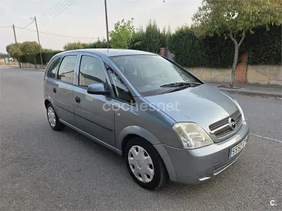 Usado Opel Meriva Enjoy 87 CV (63 kW) 2004 Gris / plata Monovolumen