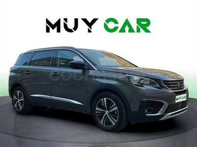 Usado Peugeot 5008 Allure 131 CV (96 kW) 2020 Gris / plata SUV