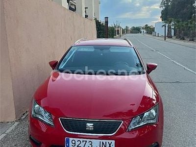 Usado Seat Leon Ecomotive 110 CV (80 kW) 2016 Rojo Familiar