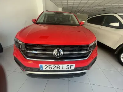 Usado VW T-Cross Advance 110 CV (80 kW) 2021 Rojo SUV