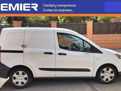 Usado Ford Transit Courier Trend 75 CV (55 kW) 2019 Blanco Van
