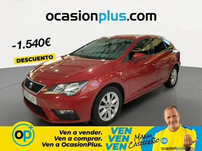 Usado Seat Leon Style 115 CV (84 kW) 2020 Rojo Familiar