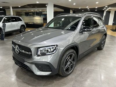 Gris Usado 2023 Mercedes GLB200 SUV | 56.608 €