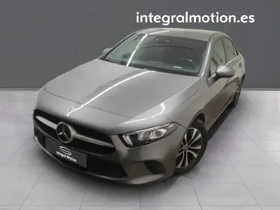 Käytetty Mercedes A180 115 HP (84 kW) 2020 Harmaa Viistoperä
