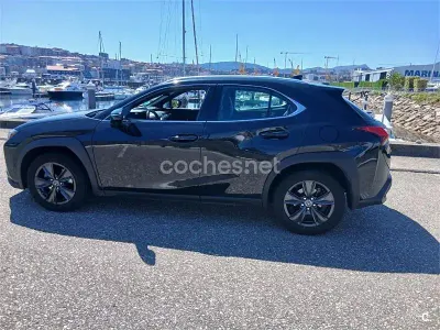 Usado Lexus UX Business Edition 184 CV (135 kW) 2022 Negro SUV