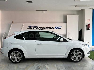 Usado Ford Focus Trend 115 CV (84 kW) 2008 Blanco Berlina