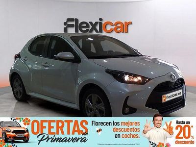 Usado Toyota Yaris Hybrid Active 116 CV (85 kW) 2024 Blanco
