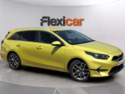 Usado Kia Ceed 120 CV (88 kW) 2023 Amarillo Utilitario