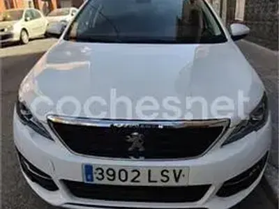 Usado Peugeot 308 Allure 130 CV (95 kW) 2021 Blanco Berlina